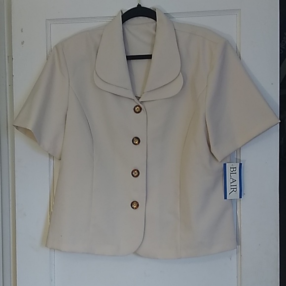 Andrea Kay Jackets & Blazers - 🌻Andrea Kay Cream Blazer.🌻  Size 20P NWT